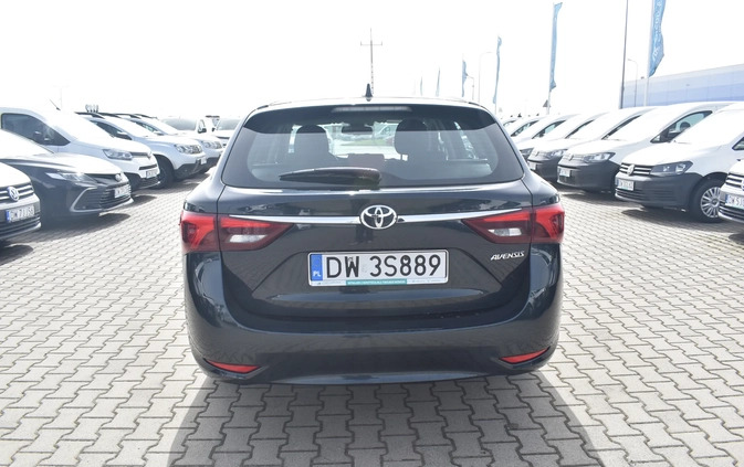 Toyota Avensis cena 56300 przebieg: 120679, rok produkcji 2017 z Olsztynek małe 466